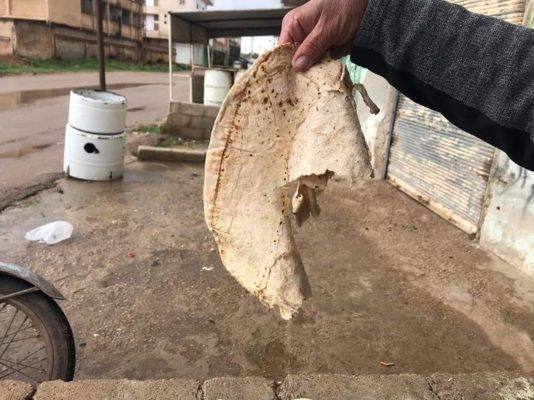 سوء نوعية الخبز في درعا جنوب سوريا