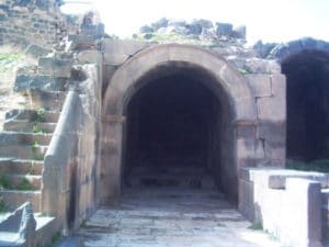 اثار رومانية في مدينة درعا