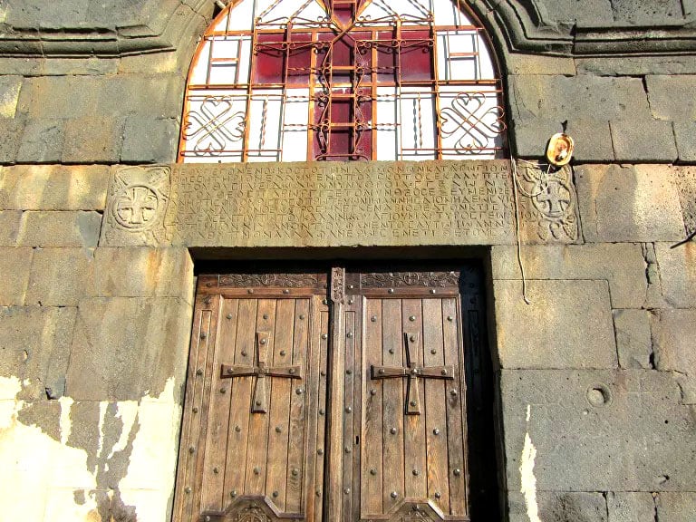 كنيسة القديسين جاورجيوس في مدينة إزرع