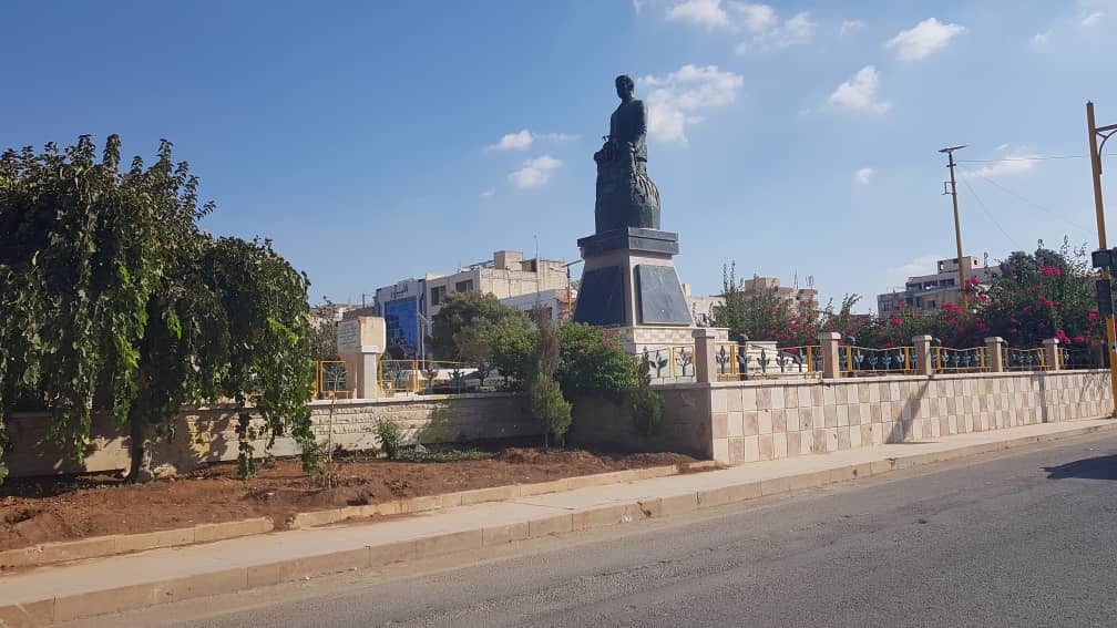 تمثال حافظ الاسد في محافظة درعا جنوب سوريا