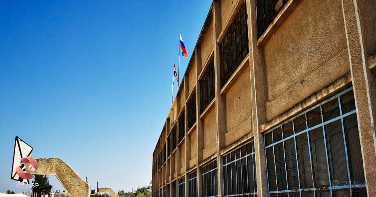 رفع العلم الروسي في مدينة طفس