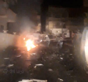 انفجار عبوة ناسفة بسيارة في حي المطار في مدينة درعا