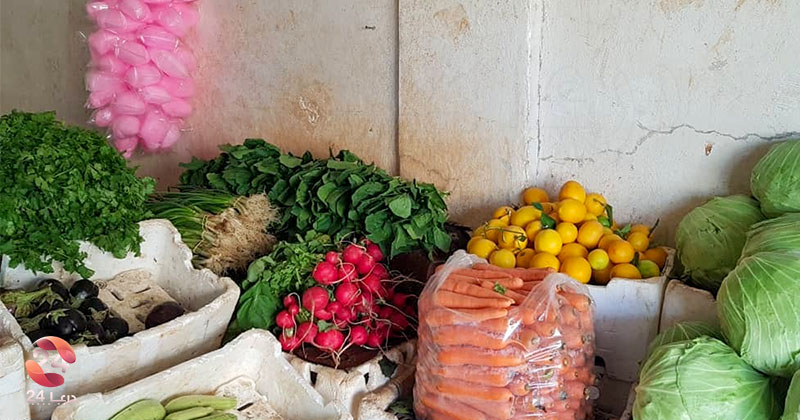 محل لبيع الخضروات والفواكه في ريف درعا الشرقي