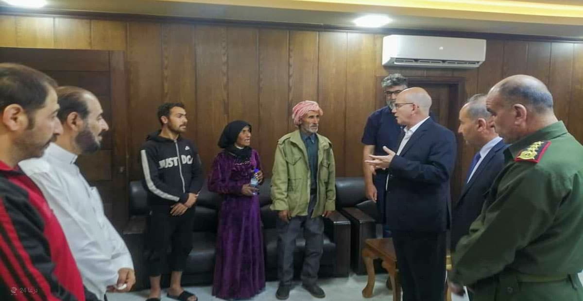 إطلاق سراح إثنين في المجمع الحكومي بدرعا درعا 24: الواقع كما هو اطلاق سراح معتقلين من درعا في المجمع الحكومي