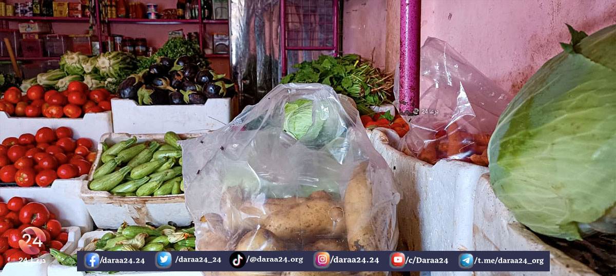 محل لبيع الخضروات والفواكه في ريف محافظة درعا الشرقي