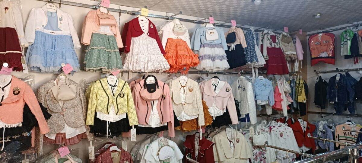 كسوة العيد الهم الأكبر الذي يواجه الأسر في درعا 50 من إحدى محلات الألبسة شرقي درعا