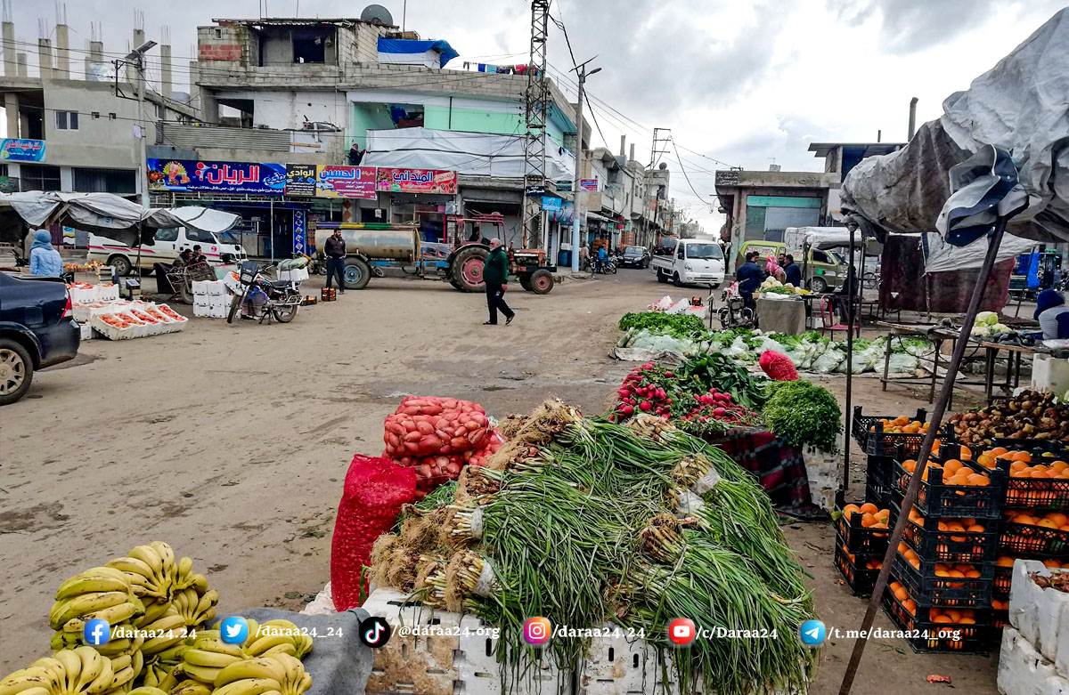 السوق الشعبي في مدينة نوى ، خضروات وفواكه