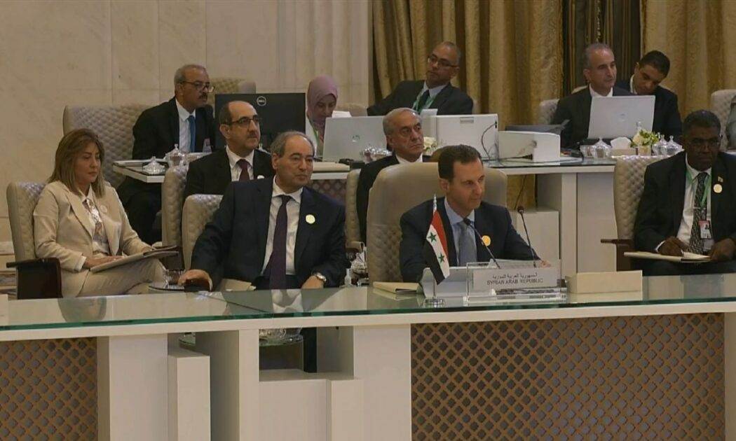 اختتام أعمال القمة العربية: والتأكيد على اتخاذ خطوات فاعلة لحل الأزمة السورية 51 من اجتماع الرؤساء العرب في جدة في السعودية