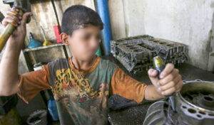 عمالة الأطفال: واقع مرير وبيئات غير آمنة
