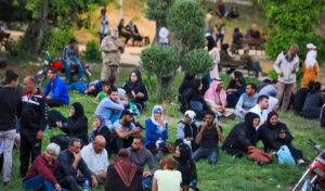 انتظار أهالي المعتقلين بعد صدور مرسوم العفو رقم 7 لعام 2022