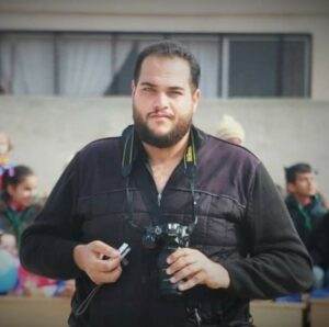 وفاة إعلامي في سجون الأجهزة الأمنية بعد عام من اعتقاله