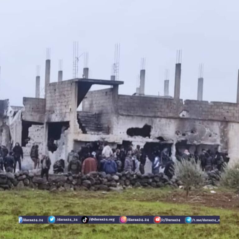 المنزل الذي تم مداهمته من قبل الفصائل المحلية