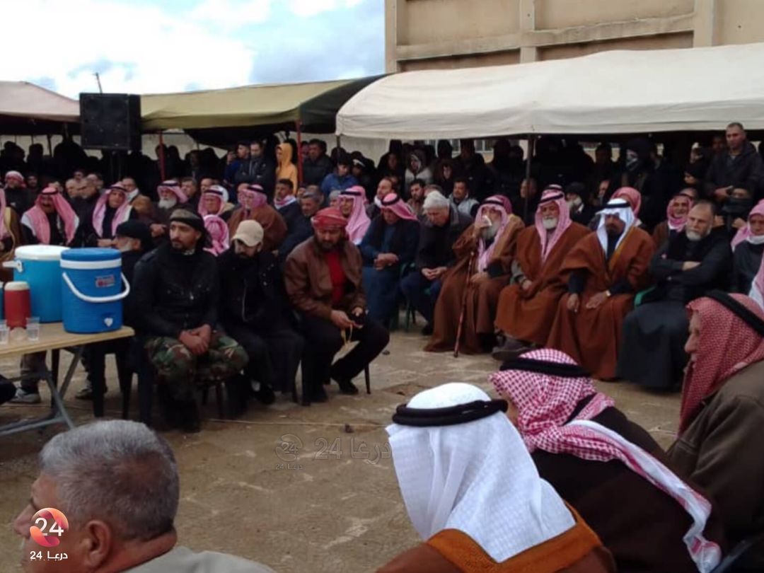 من اجتماع وفود من مختلف مناطق محافظة درعا في بلدة ناحتة.