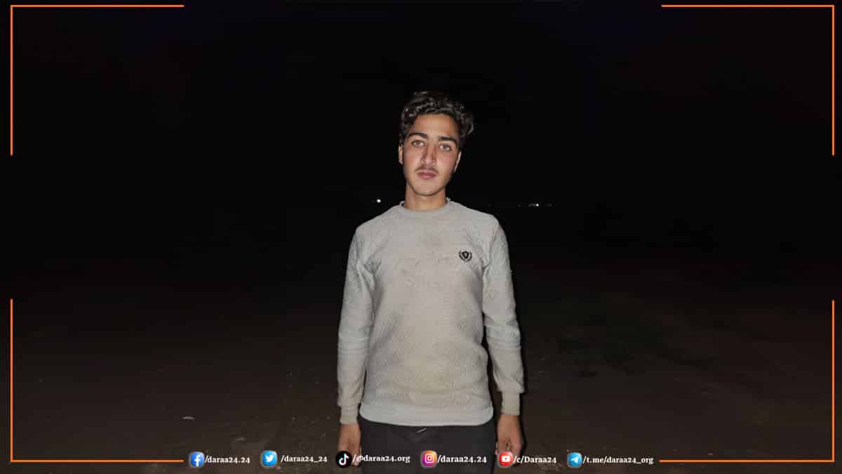 الشاب "عبد الله عبد الحميد الزعبي" من بلدة دير البخت في الريف الشمالي من محافظة درعا، بعد الإفراج عنه.