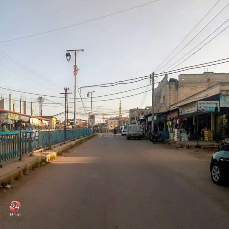 الشارع الرئيسي في بلدة المزيريب في الريف الغربي من محافظة درعا