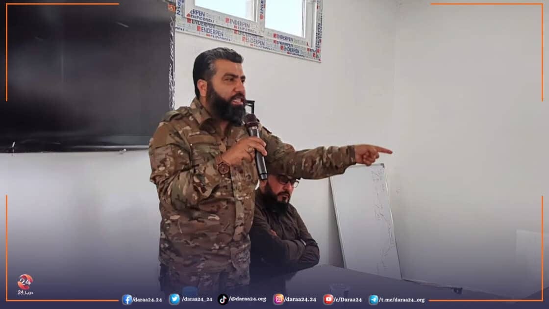 الشيخ عصمت العبسي في أحد المحاضرات