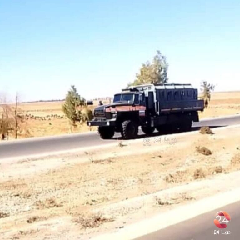 إحدى عربات الرتل الروسي على اتستراد دمشق درعا