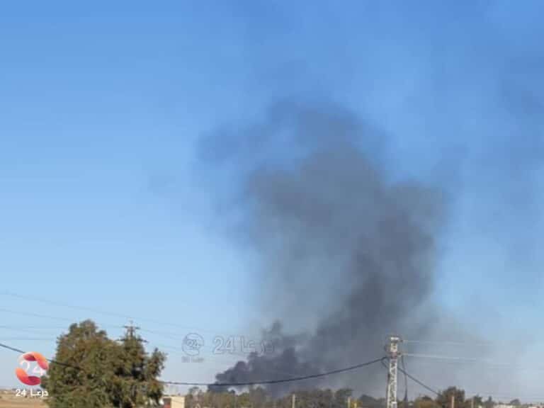 اشتعال النيران في ثكنة بمحيط إزرع ومغادرة سيارات منها