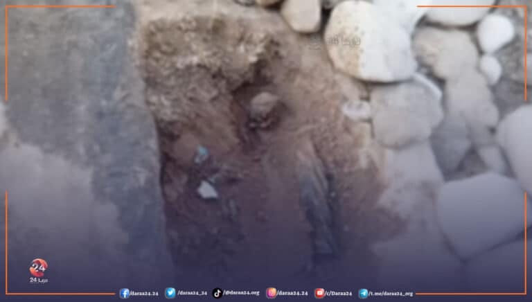 اكتشاف مقبرة جماعية في محيط قرية أم القصور: الأهالي يطالبون بحماية الموقع والتحقيق الفوري اكتشاف مقبرة جماعية في محيط قرية أم القصور: الأهالي يطالبون بحماية الموقع والتحقيق الفوري اكتشاف مقبرة جماعية في محيط قرية أم القصور: الأهالي يطالبون بحماية الموقع والتحقيق الفوري