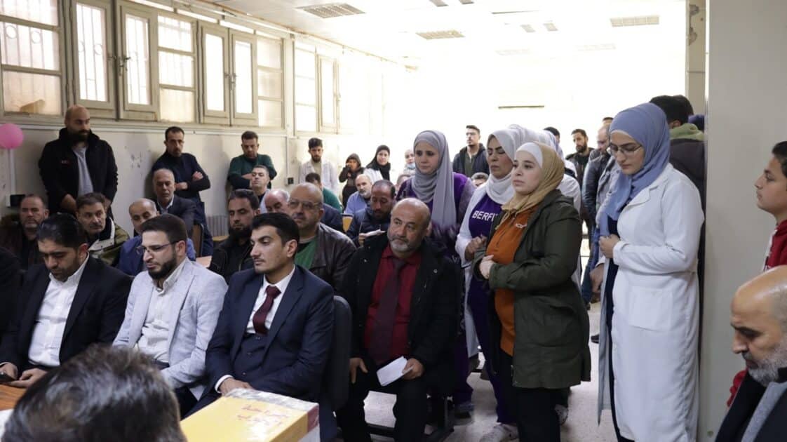 وزير الصحة مع مدير الصحة ومدير مشفى درعا .jpg2