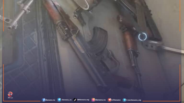 بدء عملية تسليم السلاح في مدينة الصنمين لإدارة العمليات العسكرية.