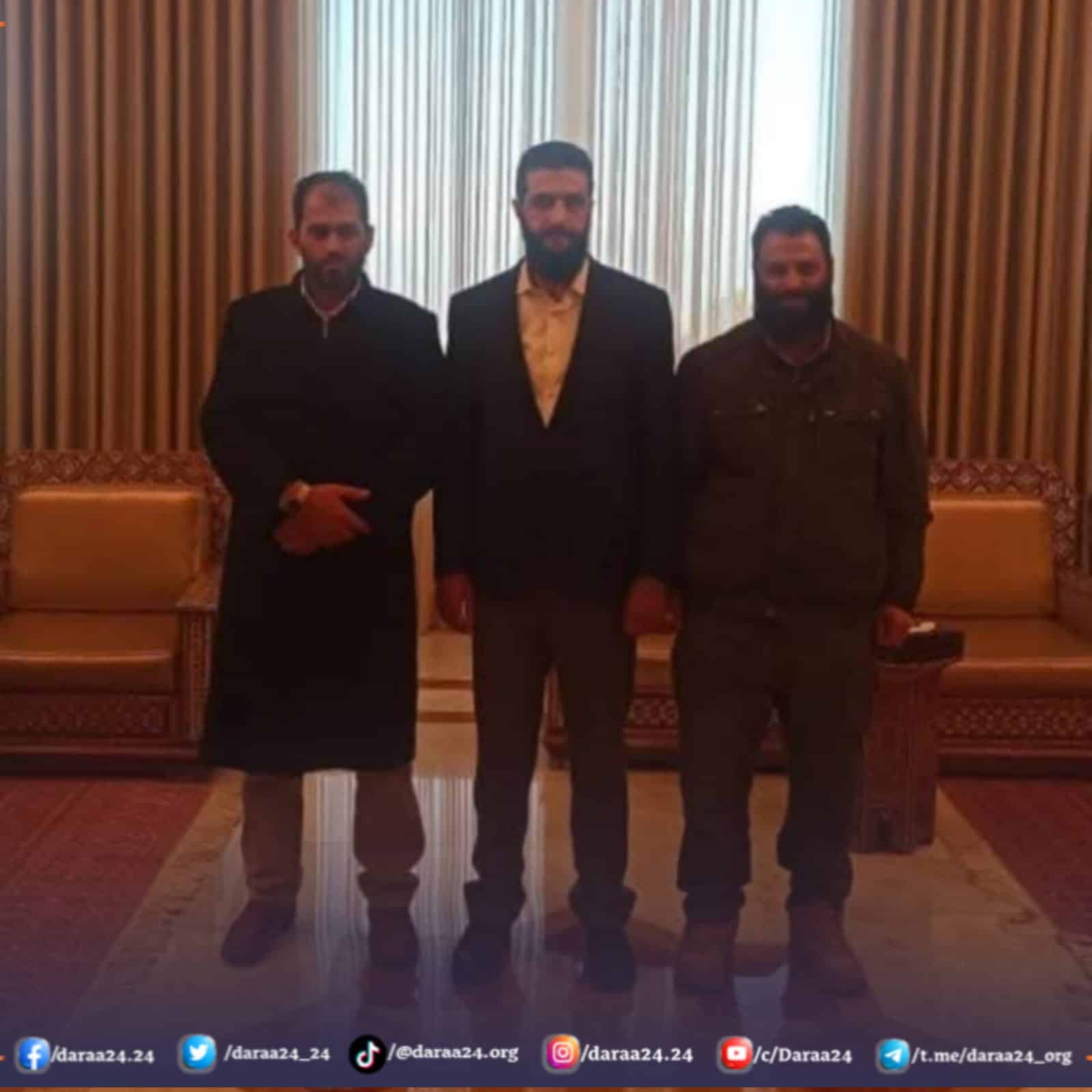 زهير أبو السل على يسار الصورة