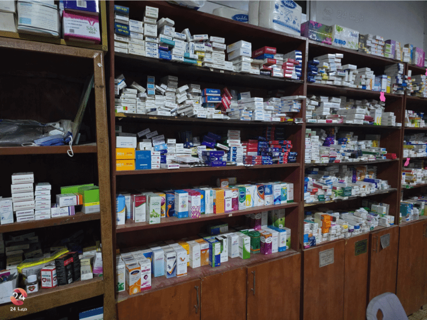 الأدوية المحلية والأجنبية والمهرّبة متوفرة في درعا، فماذا عن الأسعار؟ 47 صيدلية في مدينة طفس غربي درعا