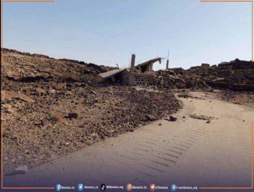 جانب من الدمار في قرية الشومرة في منطقة اللجاة بريف درعا