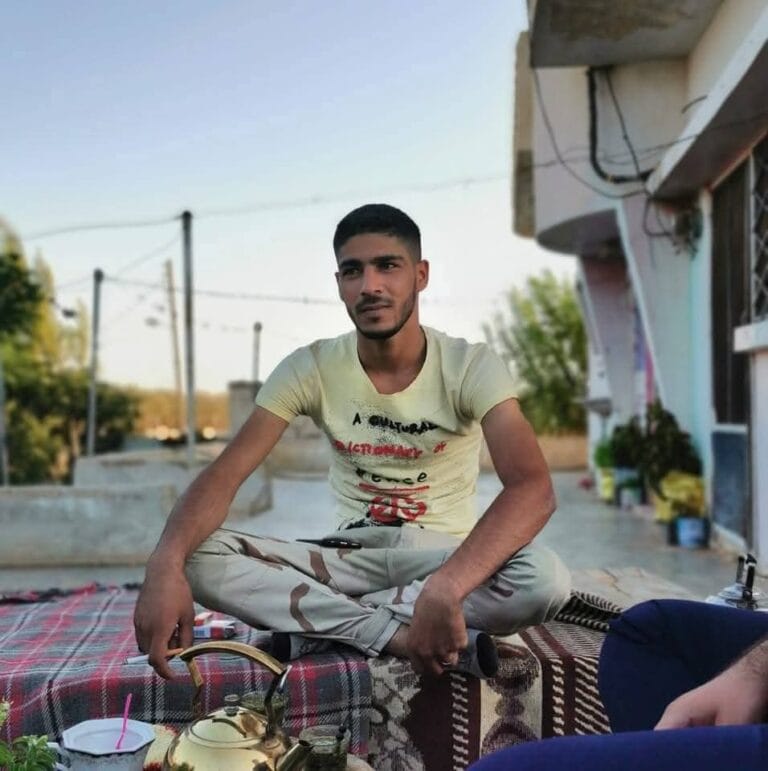 الشاب محمود محمد الأحمد، من بلدة غصم