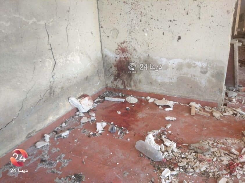 صور خاصة تُظهر المنزل الذي قصفه جيش الاحتلال الإسرائيلي بعد منتصف الليل في قرية طرنجة بريف القنيطرة الشمالي، ما أدى إلى ارتقاء الشاب "رامي غانم".