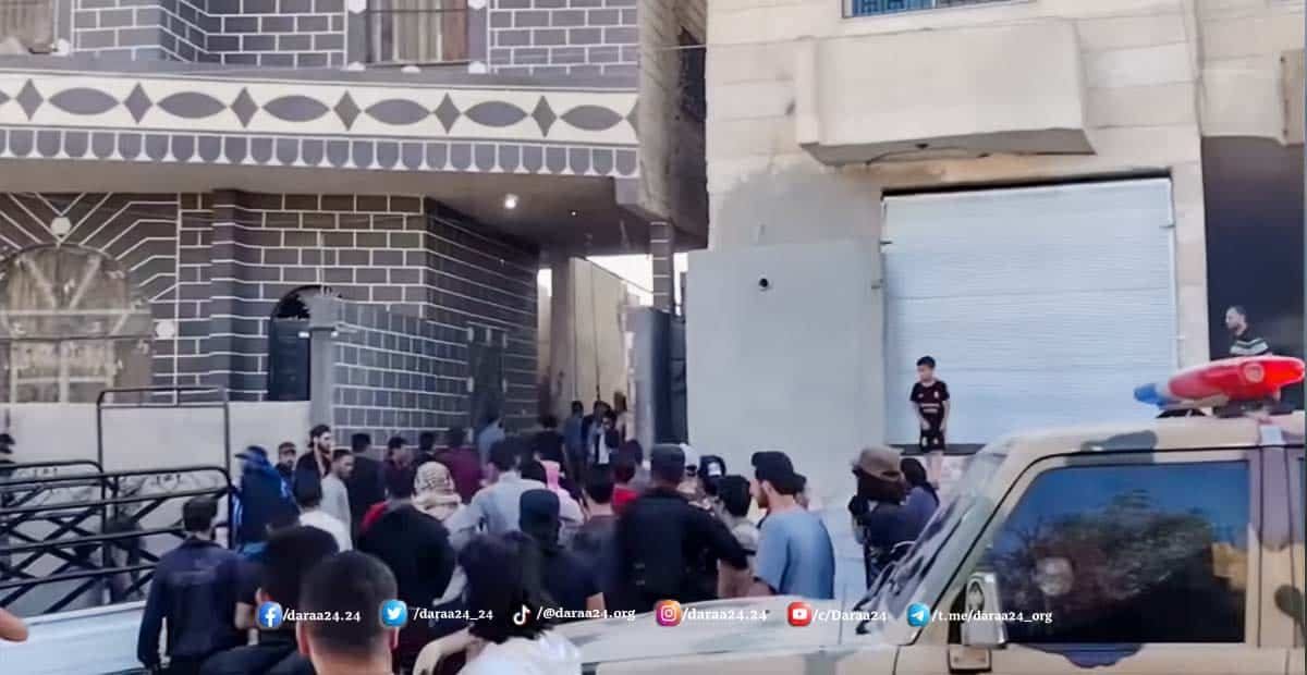 ارتقاء مواطن وإصابة أبنائه بانفجار في مدينة إنخل شمالي درعا