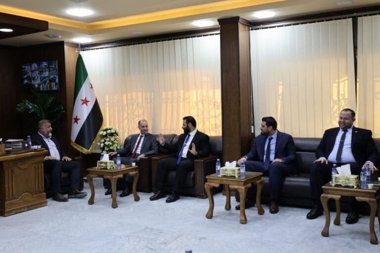 محافظ درعا: “اتفقنا اليوم مع الهيئة العامة للمنافذ على إعداد دراسة لصيانة وتأهيل أوتستراد دمشق–درعا” 37 محافظ درعا: “اتفقنا اليوم مع الهيئة العامة للمنافذ البرية والبحرية على إعداد دراسة لصيانة وتأهيل أوتستراد دمشق–درعا الدولي”.