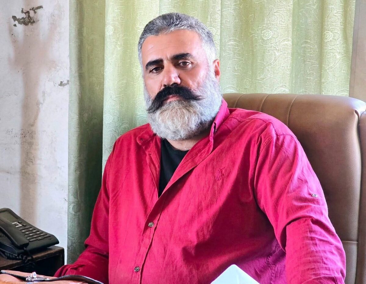 الشاعر أنور فوزات الشاعر من قرية بوسان بريف السويداء