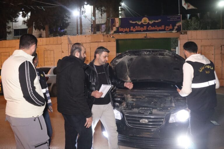 الداخلية تُعلن تفكيك عصابة في درعا تمتهن سلب المركبات