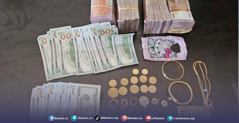 القبض على شخصين متورطين بسرقة منزل في بلدة خبب بريف درعا