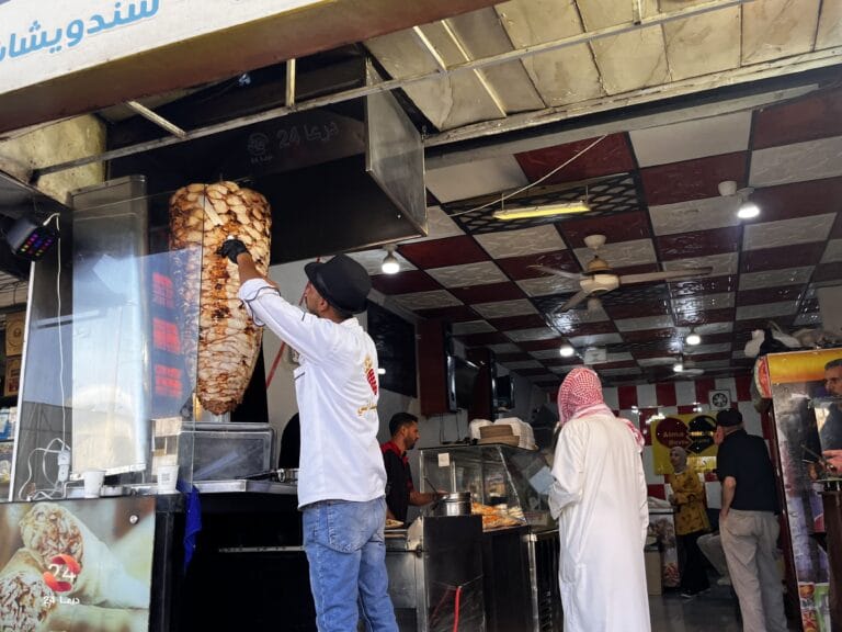 أسعار اللحوم والدواجن والوجبات الجاهزة ومشتقات الألبان في محافظة درعا 3 مطعم في مدينة درعا.. أسعار اللحوم والوجبات الجاهزة