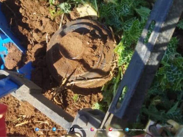 العثور على لغم أثناء حراثة أرض زراعية في بلدة حيط غربي درعا