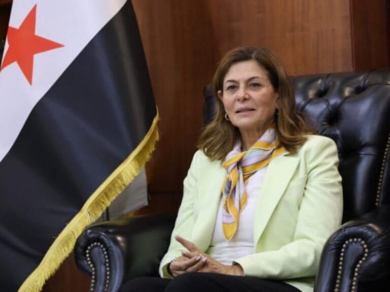 وزيرة الشؤون الاجتماعية والعمل، هند قبوات