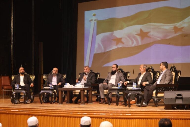محافظ درعا أنور الزعبي مع أئمة وخطباء في محافظة درعا
