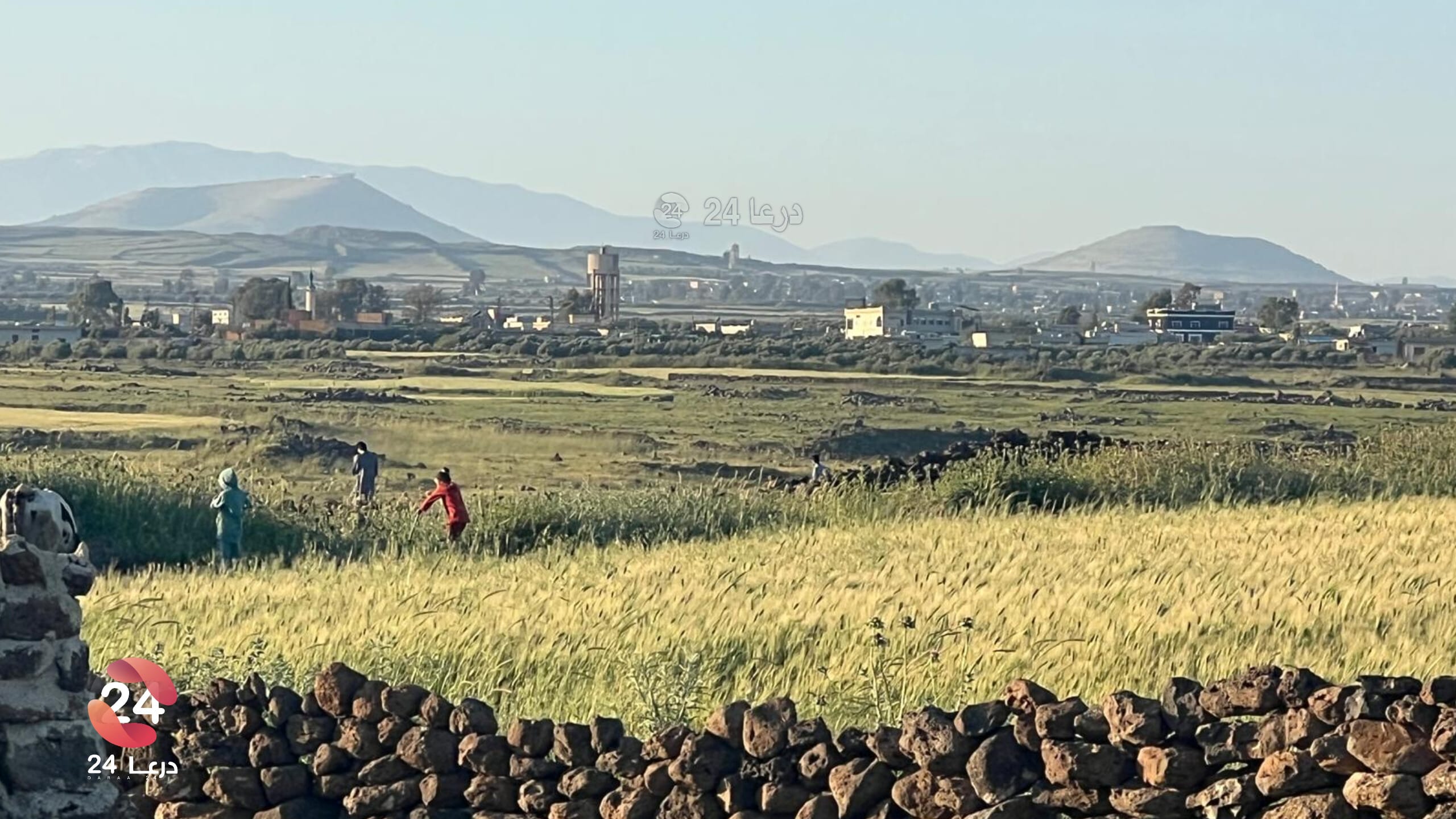 صورة تُظهر تل أحمر الشرقي والغربي