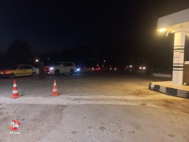 من جديد طوابير على محطات الوقود… وسادكوب: الضغط المؤقت على عمليات التوزيع يعود إلى التوترات الإقليمية وعوامل أخرى 3 أزمة وقود على محطات في درعا