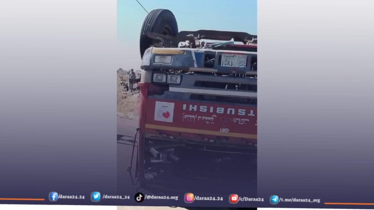 إصابة عناصر من الإطفاء إثر انقلاب سيارة إطفاء بين الحارة وزمرين 2 سيارة الإطفاء التي انقلبت