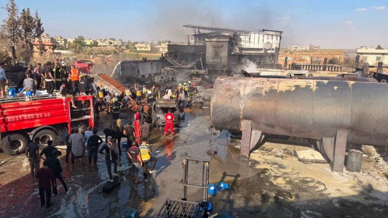 صورة لمستودع المحروقات بطفس بعد السيطرة على الحريق