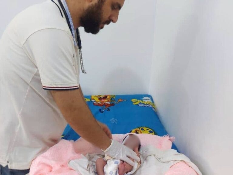 نقل طفل حديث الولادة الى مشفى جاسم